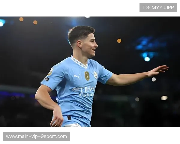 福登禁区边缘起脚劲射:那一脚点燃全场的瞬间 福登禁区边缘起脚劲射:那一脚点燃全场的瞬间